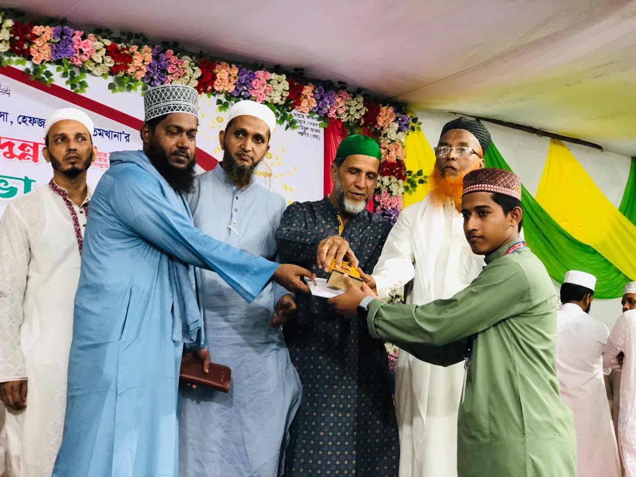 হাটহাজারী অদুদিয়া মাদ্রাসায় পুরস্কার বিতরণ অনুষ্ঠিত